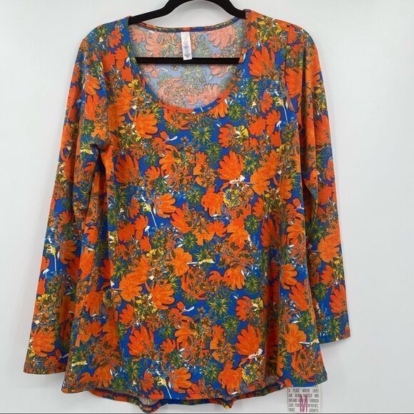 NWT LuLaRoe Women’s Lynnae Long Sleeve Top Size M - Picture 2 of 7